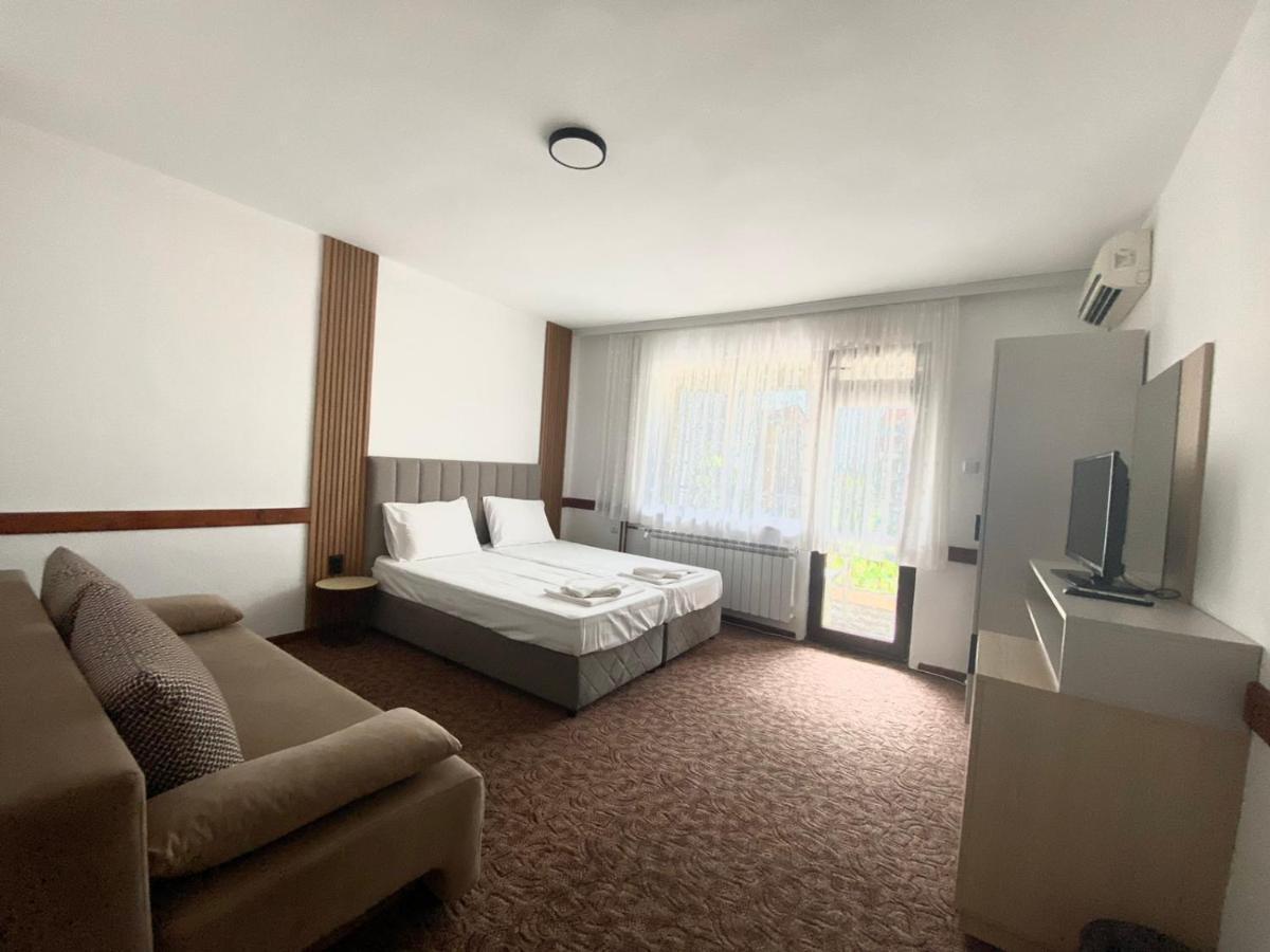 Хотел М1 Hotell Primorsko Eksteriør bilde