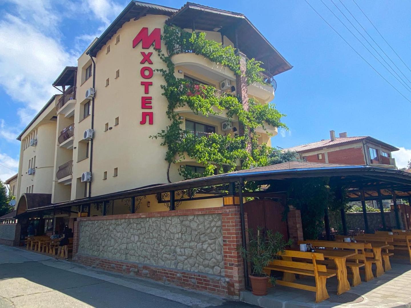 Хотел М1 Hotell Primorsko Eksteriør bilde